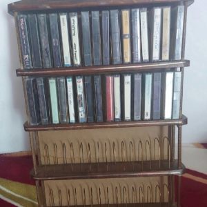 جای نوار کاست  همراه با۳۲ کاست قدیمی