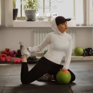 مربی بدنسازی و حرکات اصلاحی