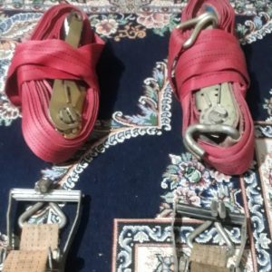 تعدادی جغجغه با کمربند