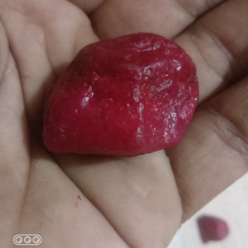 سنگ یاقوت معدنی