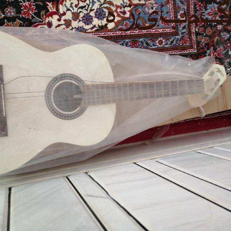 گیتار شکسته