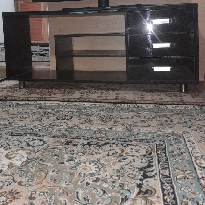 میزتلویزیون هیگلاس ۳کشوریلی