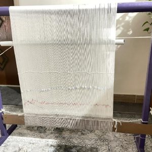 دار فرش همراه با نخ و نقشه