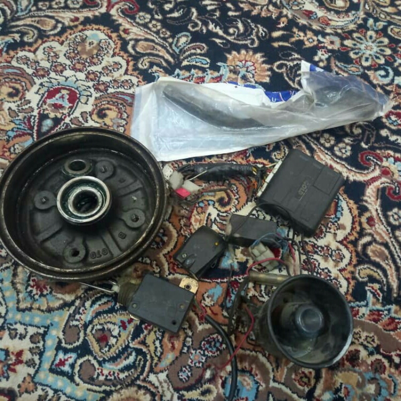 دزدگیر پراید .کاسه چرخ عقب کامل با بلبرینگ درحد .شلنگ بخاری پراید
