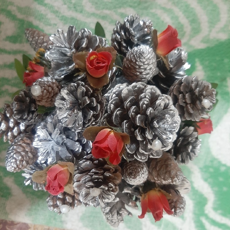 گلدان میوه کاج