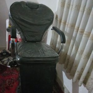صندلی ارایشگاه مخصوص و حرفه ای دو متوره و  ضمانت میکنم ..