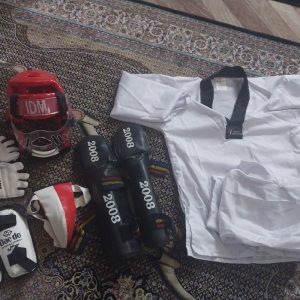 اقلام و لباس تکواندو