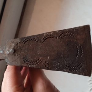 قند شکن آهنی با قدمت ۴۵ساله