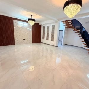 نصب لمینت کفپوش قرنیز ماربل