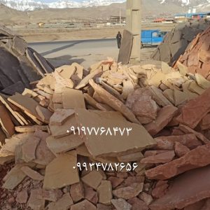 اجرای سنگ لاشه دیوار نما ویلا باغچه