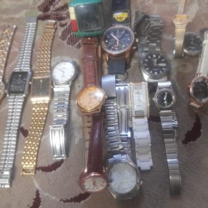 تعدادی ساعت اتومات و باتری خاص
