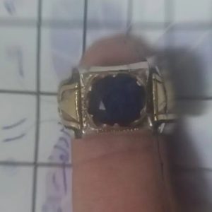 انگشتر نقره با نگین یاقوت کبود