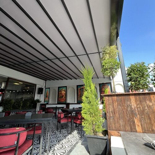 طراحی و اجرای سقف برقی و سایبان متحرک (Moving Roof)