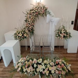 دکور تزیین حلقه باکس با گل طبیعی برای بله برون و نامزدی