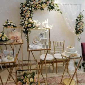 دکور تزیین برای بله برون و نامزدی با گل طبیعی