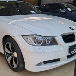 بی ام و ۳۲۰