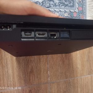یک دستگاه پی اس ۴ تک دسته بدون کارتن